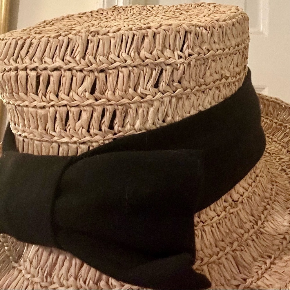 Packable Straw Hat with Black Bow and Coastal Grandma Vibes - Picture 4 of 9
